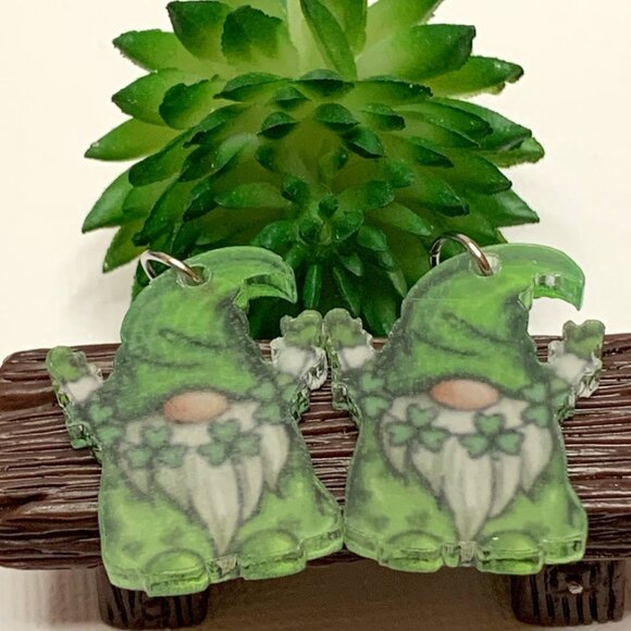 Shamrock Earring, Clover Earring, St. Patrick's Day Earring, Gnome Dwarf Elf - Picture 4 of 6